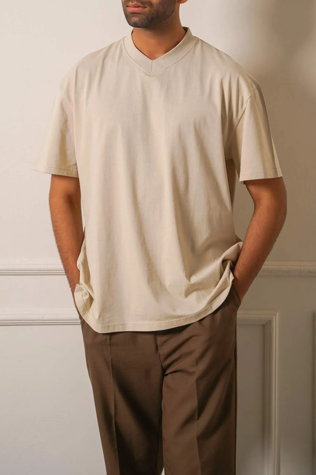 V-NECK TEE