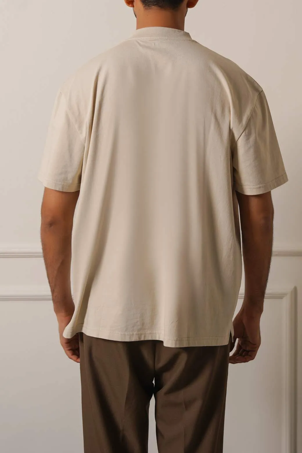 V-NECK TEE