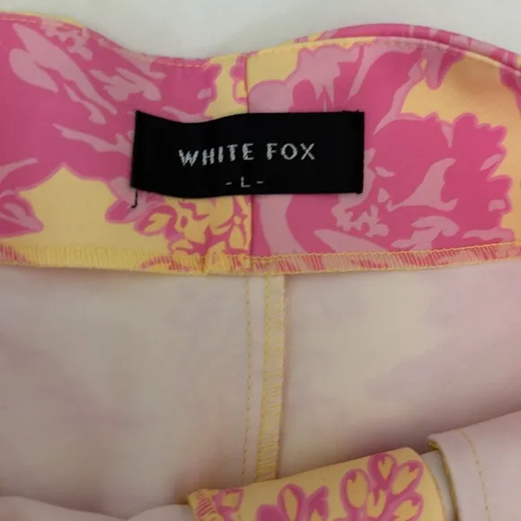 White Fox Boutique Women Shorts High Waisted Pockets Large Pink Yellow Floral
