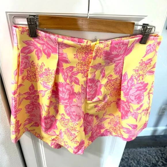 White Fox Boutique Women Shorts High Waisted Pockets Large Pink Yellow Floral