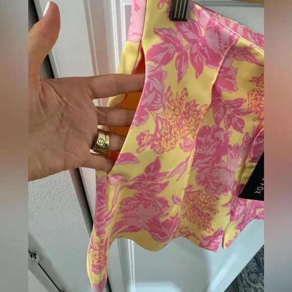 White Fox Boutique Women Shorts High Waisted Pockets Large Pink Yellow Floral