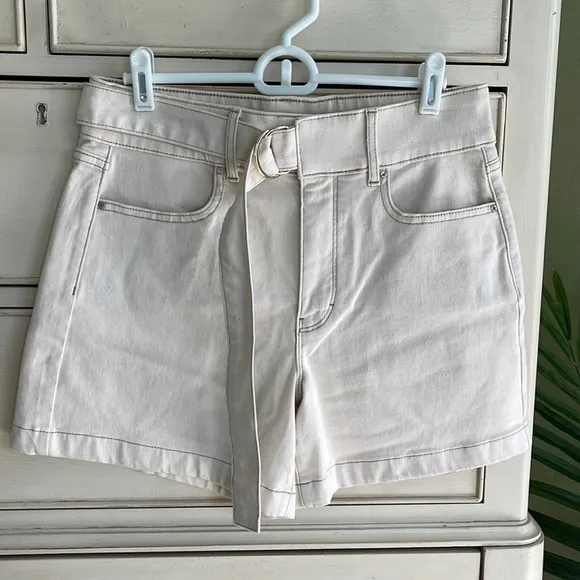 White House Black Market High Rise Cream Shorts size 6