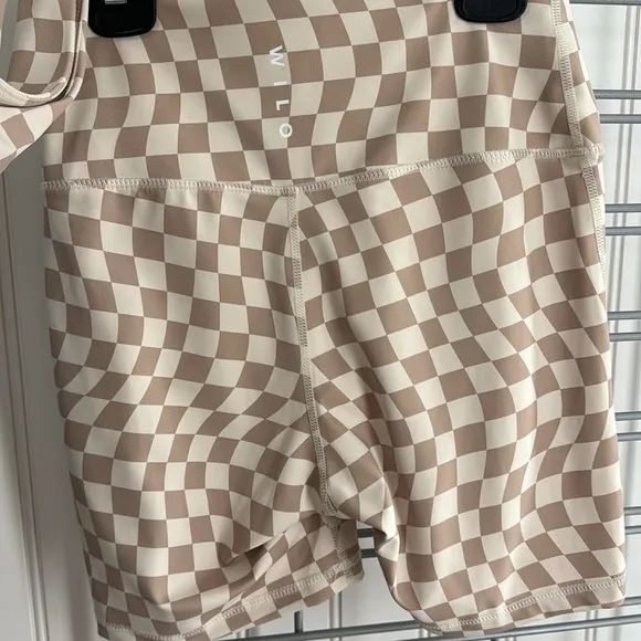 Wilo the Label Sports Bra &amp; Biker Shorts Clay Checker Print 2 piece Set Sz M NWT