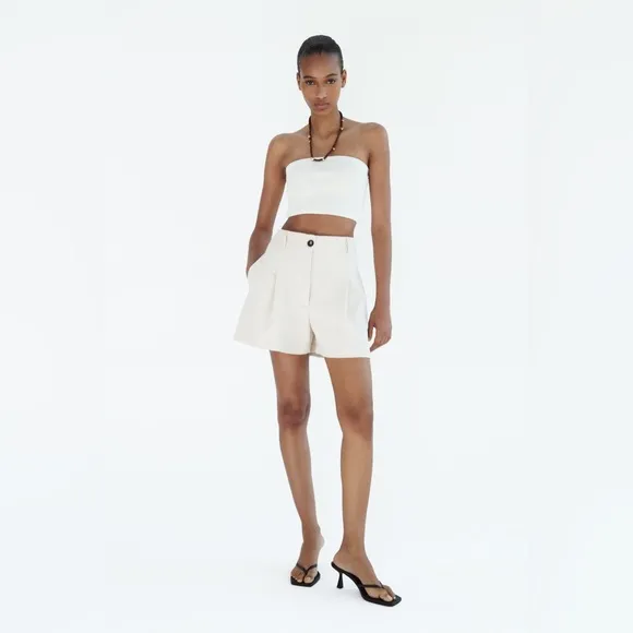 Zara NWOT High Waisted Pleated Shorts Size M White High Rise Pockets
