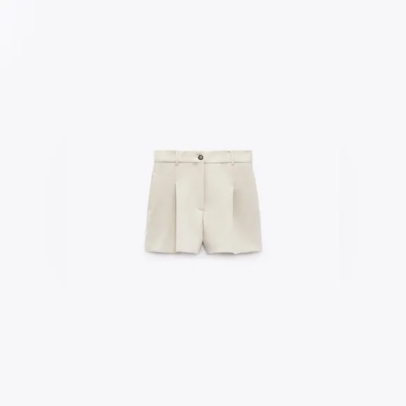 Zara NWOT High Waisted Pleated Shorts Size M White High Rise Pockets