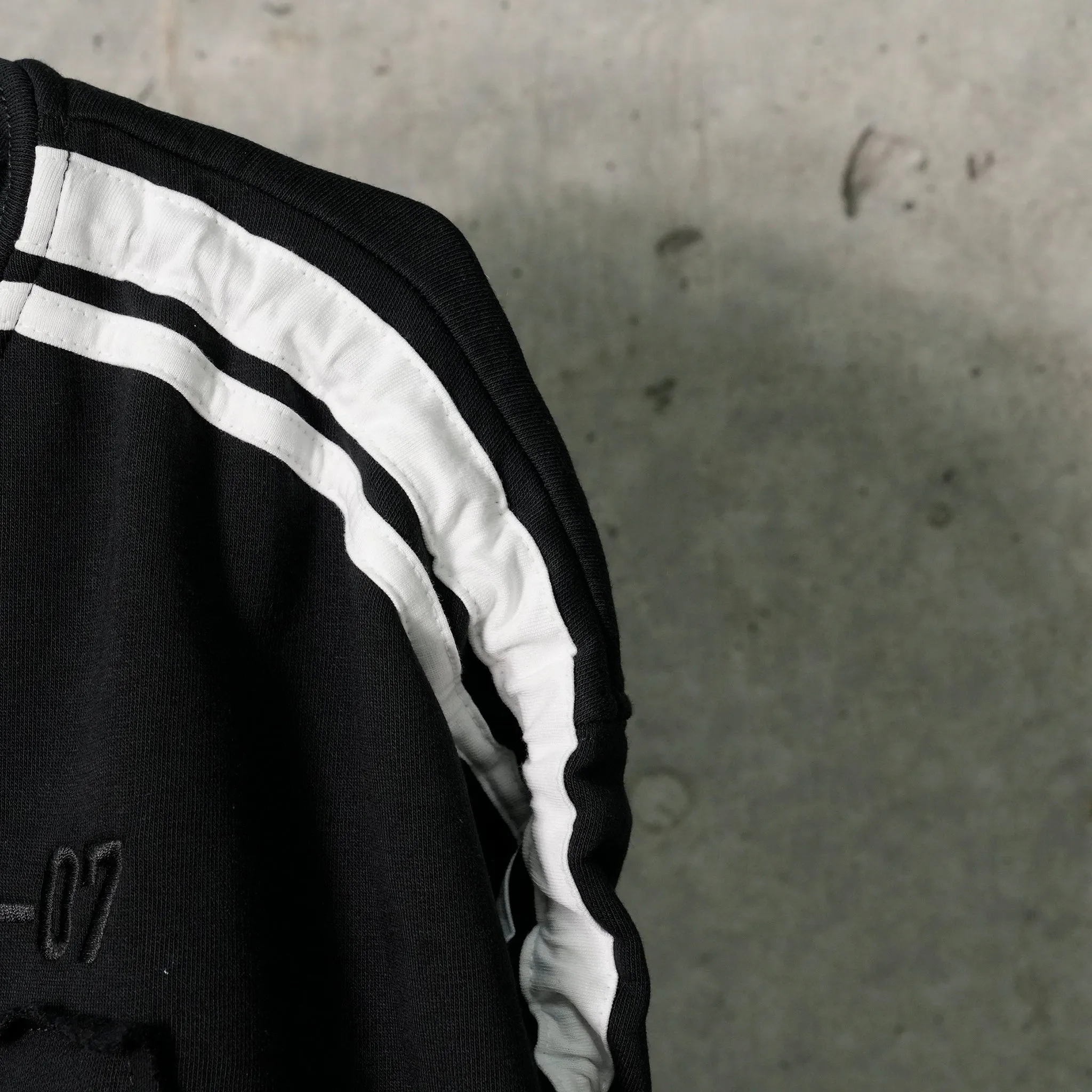 ZIP UP /BLACK